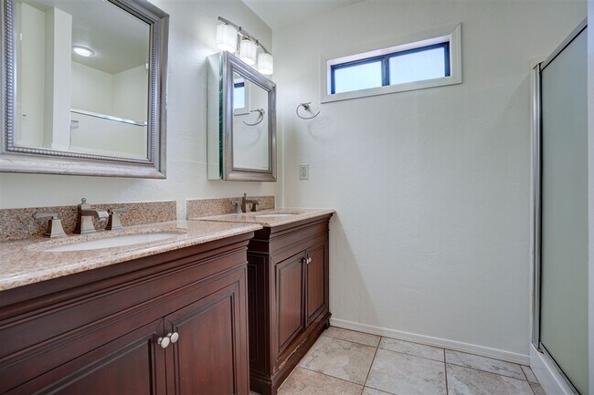 Building Photo - 812 Coronado Ave