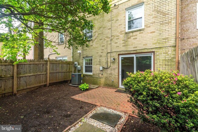 Building Photo - 12707 Harborview Ct