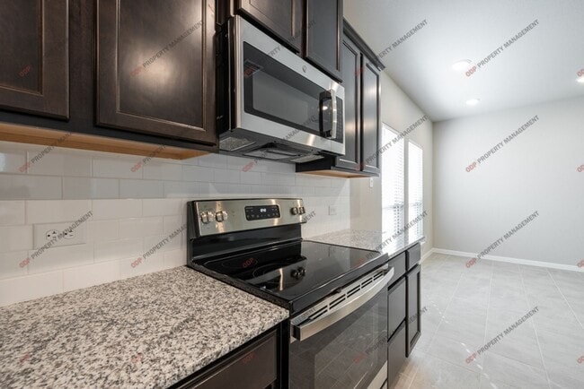 Building Photo - 1410 Shadow Hl Ln