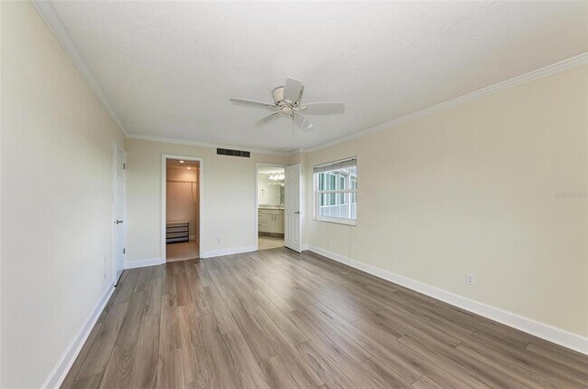 Building Photo - 435 S Gulfstream Ave