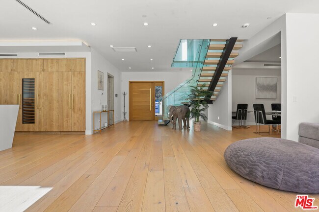 Building Photo - 13812 Cumpston St