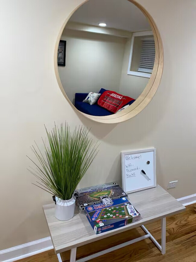 Building Photo - 3600 S Giles Ave