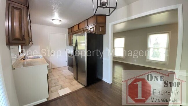 Building Photo - Beautiful 3 Bedroom 1 Bathroom in Independ...