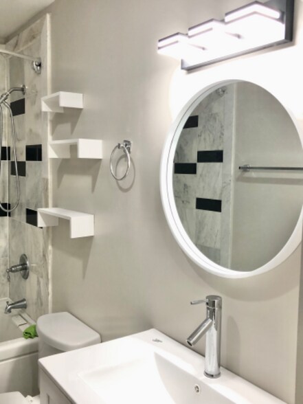 Building Photo - 1023 N Calvert St