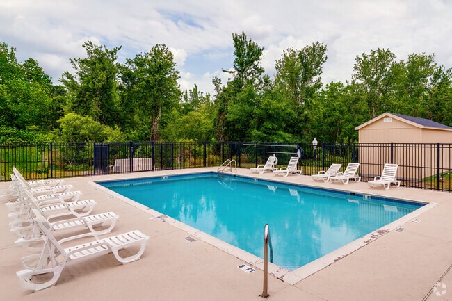 Building Photo - Fox Hollow