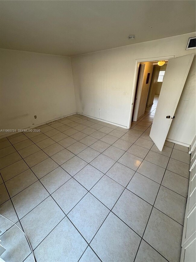 Building Photo - 16215 NE 18th Ct