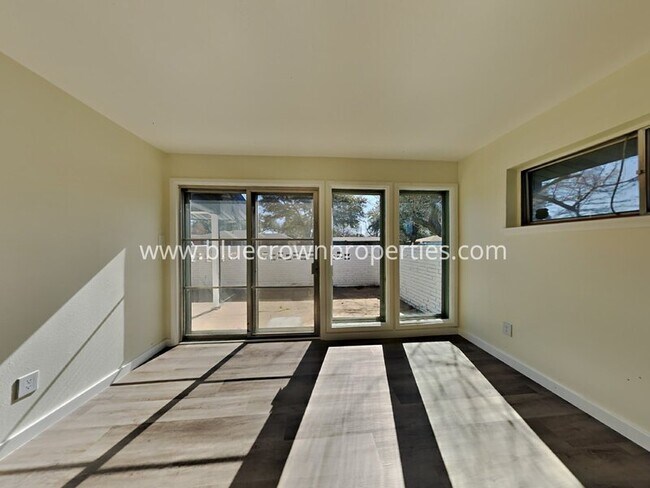 Building Photo - 2702 Wallin Dr