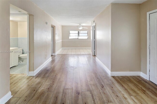 Building Photo - 133 SE 4th Ave