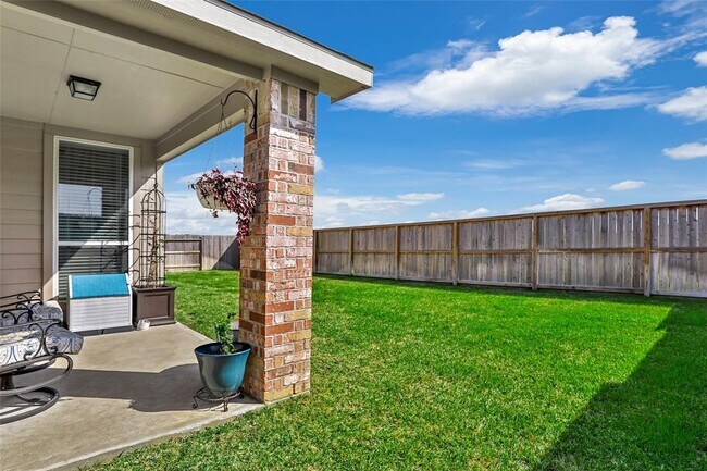 Building Photo - 142 Dina Ln
