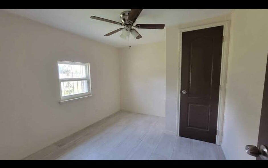 Room #3 - 41786 W Expressway 83