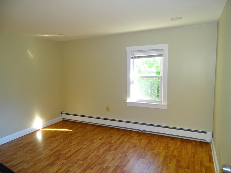 Building Photo - 303 Bishop St