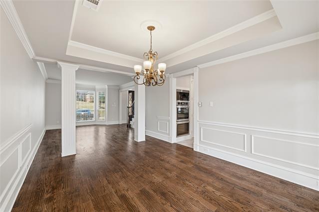 Building Photo - 715 Lakeway Dr