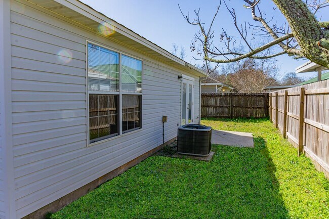 Building Photo - 914 Christen Ct