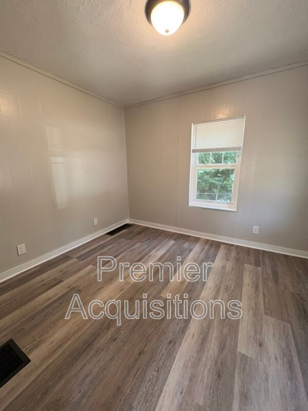 Building Photo - 610 Porter St