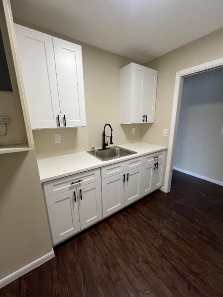 Building Photo - 508 E Broad St