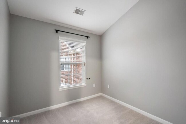 Building Photo - 6081 Madison Pointe Ct