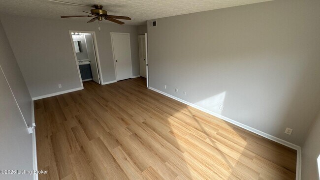 Building Photo - 7008 Wildwood Cir