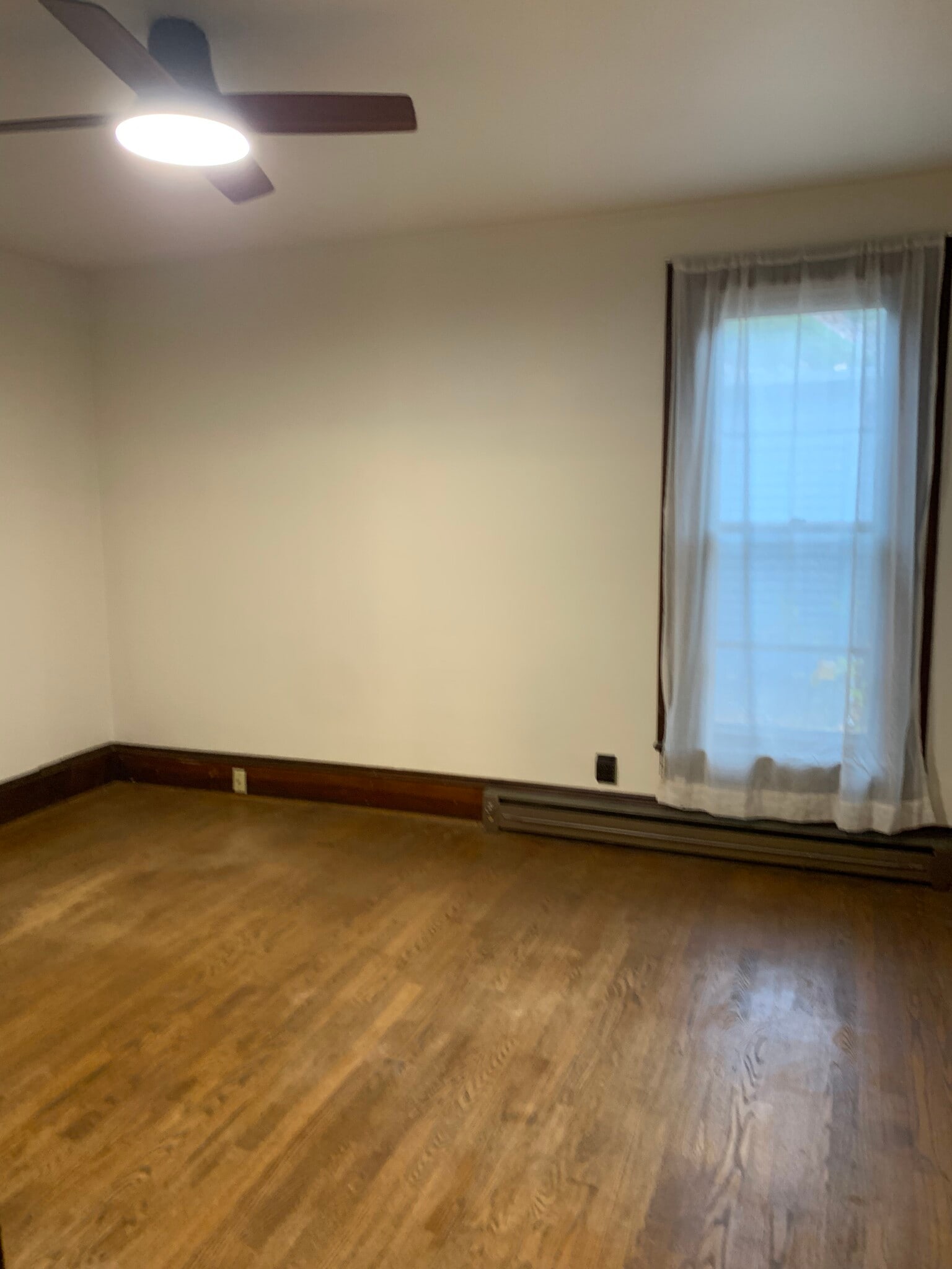 Main floor bedroom. - 1023 SE Bidwell St