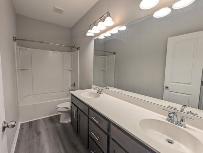 Building Photo - AVAILABLE NOW- 4BR/3.5BA IN COLONY NORTH