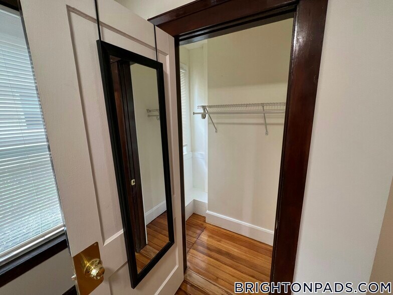 Building Photo - 72 Nonantum St