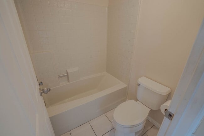 Building Photo - Charming Single-Story 2-Bedroom Home in Saugus!