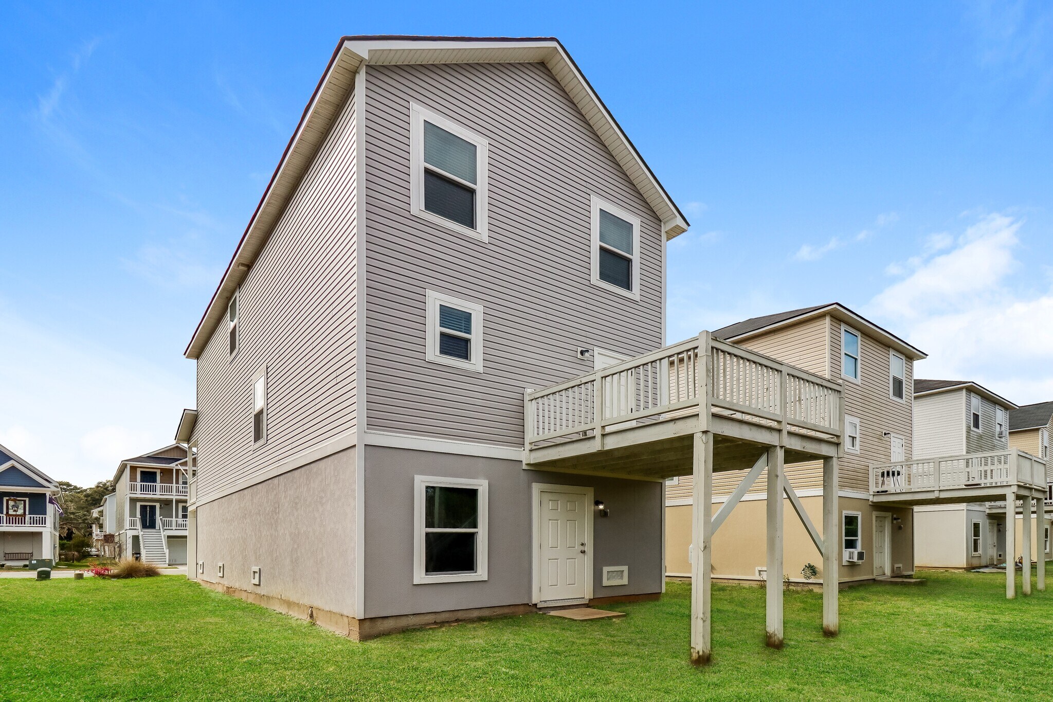 Building Photo - 10 Bay Breeze Ln