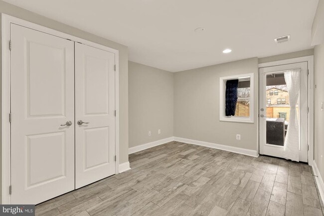 Building Photo - 2228 Kearny St NE