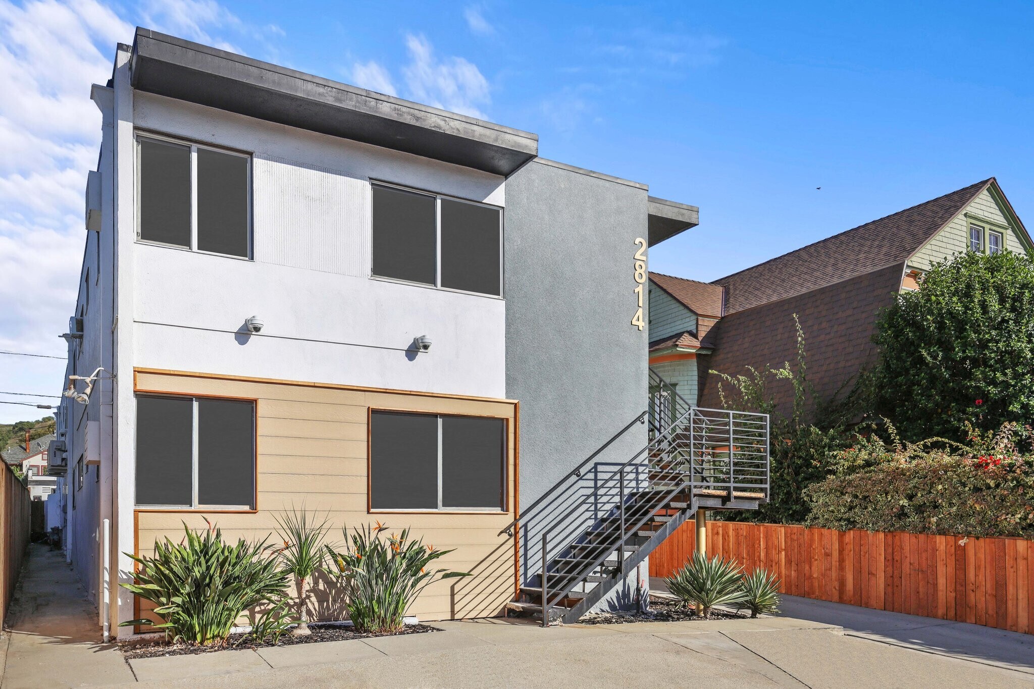 Building Photo - 2814 Sichel St