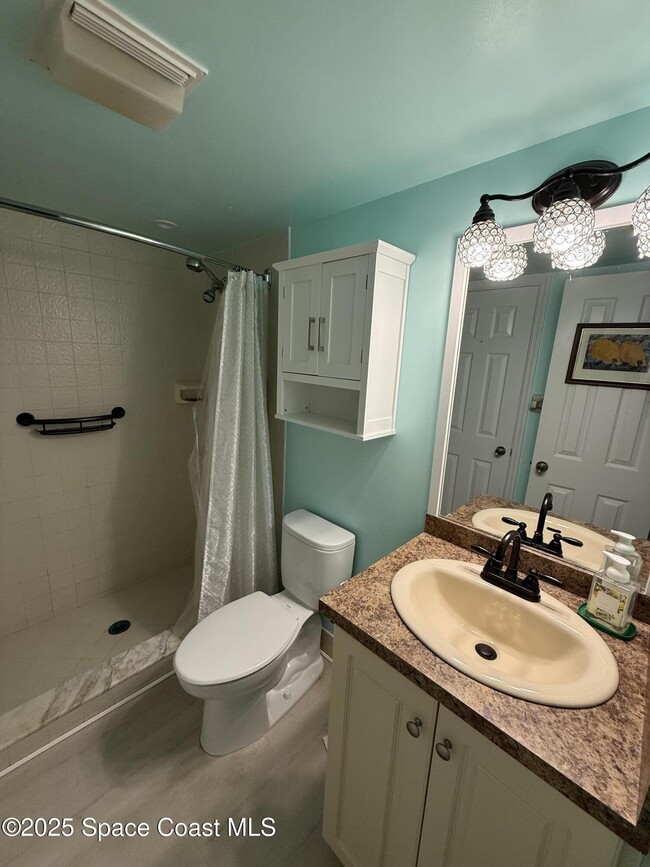 Building Photo - 1540 Riverside Dr