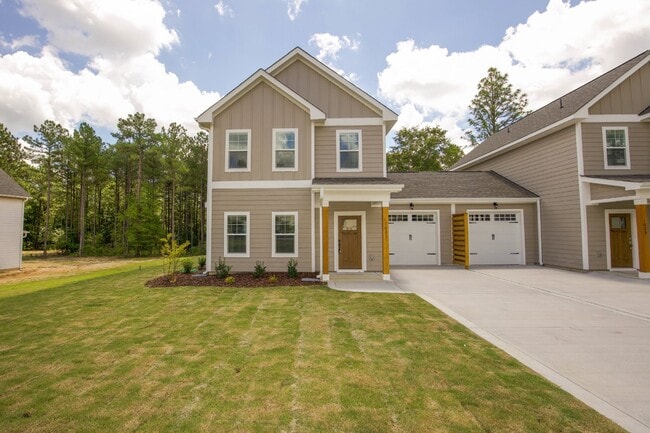Building Photo - "Luxurious 3-Bed Townhouse with Granite Countertops on Juniper Lake Road!"