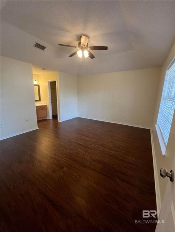 Building Photo - 124 Oakwood Ave