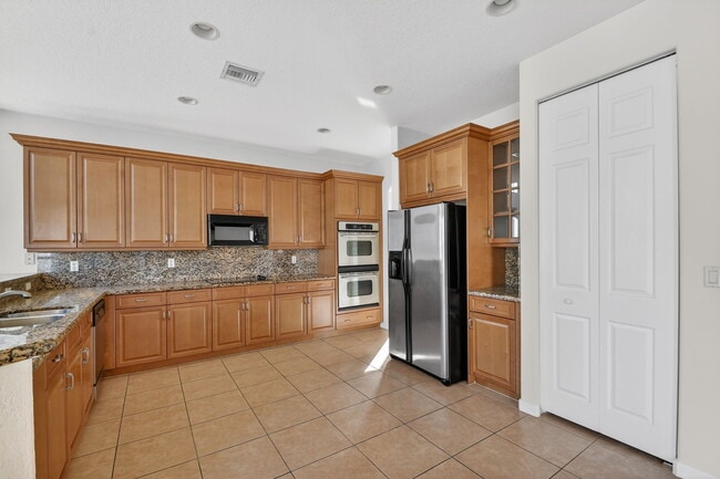 Building Photo - 6068 Pond Bluff Ct