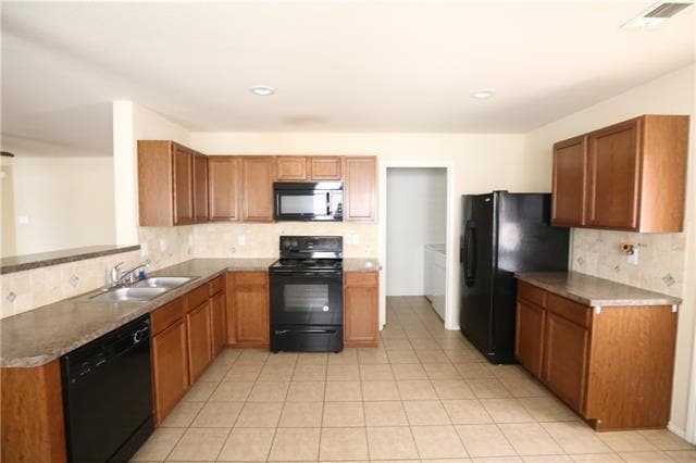 Building Photo - 2205 Harry St