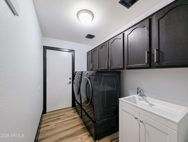 Building Photo - 3990 N 143rd Ln