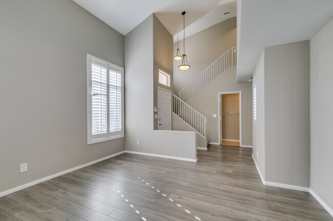 Building Photo - GORGEOUS HOME WITH TONS OF UPGRADES*GATED COMMUNITY WITH A COMMUNITY POOL*