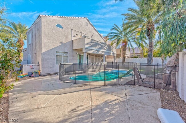 Building Photo - 2175 Fountain Springs Dr