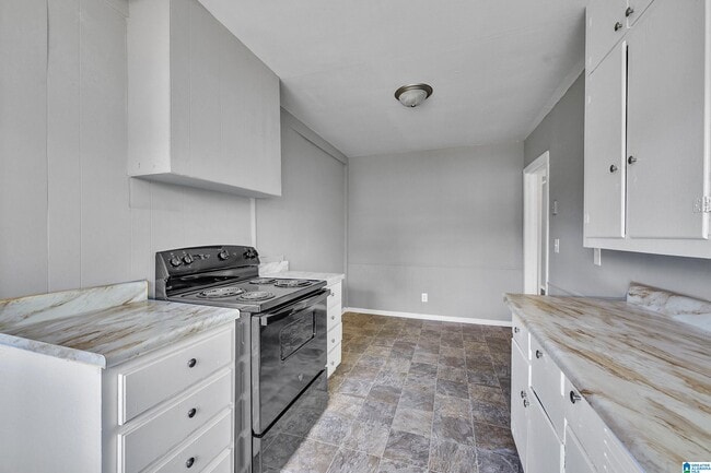 Building Photo - 5505 Court O