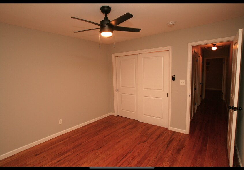 Ceiling fans in bedrooms - 5019 W 34th Ave