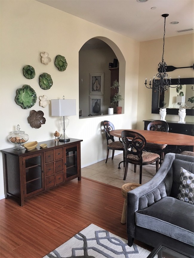 Building Photo - 5310 Colodny Dr