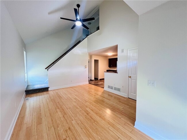 Building Photo - 131 Broxbourne Dr
