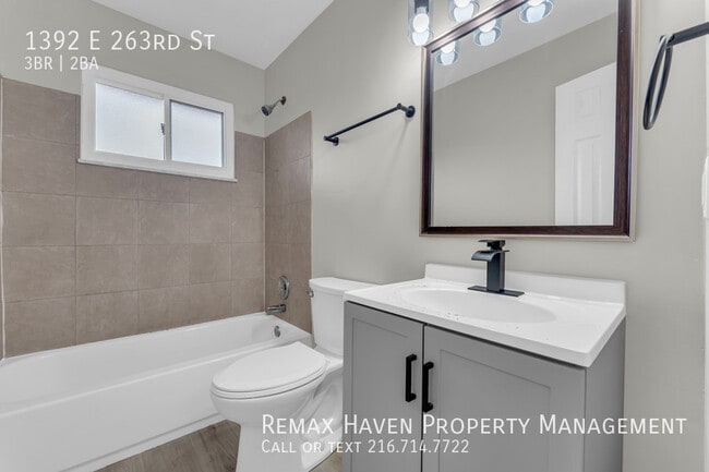 Building Photo - 1392 E 263rd St