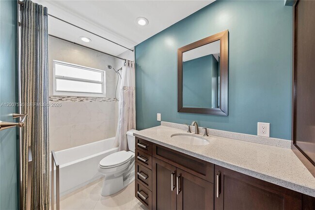 Building Photo - 470 Paradise Isle Blvd