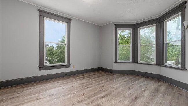 Building Photo - 279 Hudson Ave