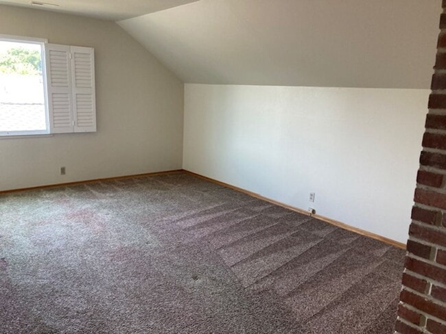 Building Photo - Rare Willow Glen Gem: Spacious 4BR Family Compound on a 9,000+ Sq. Ft. Lot