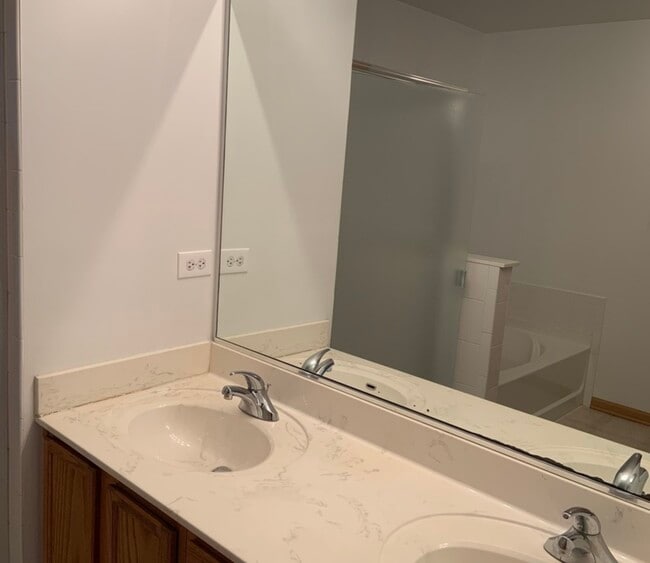 Building Photo - 1811 Waverly Way