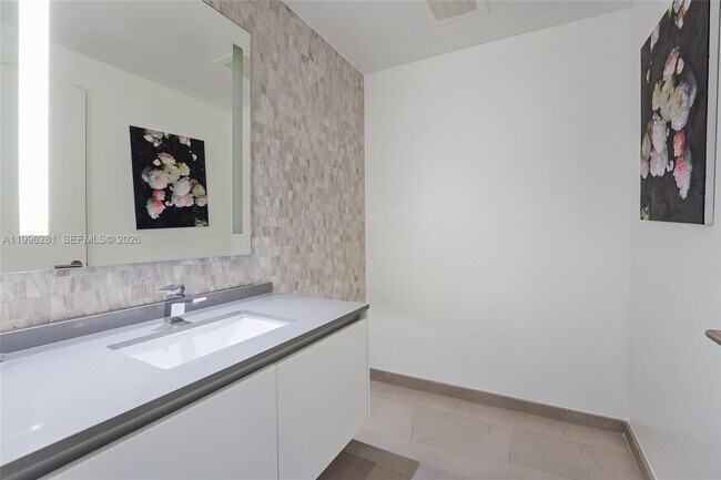 Building Photo - 68 SE 6th St