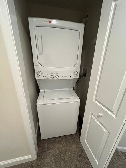 2nd Floor Washer/Dryer Unit - 2917 W Susquehanna Ave