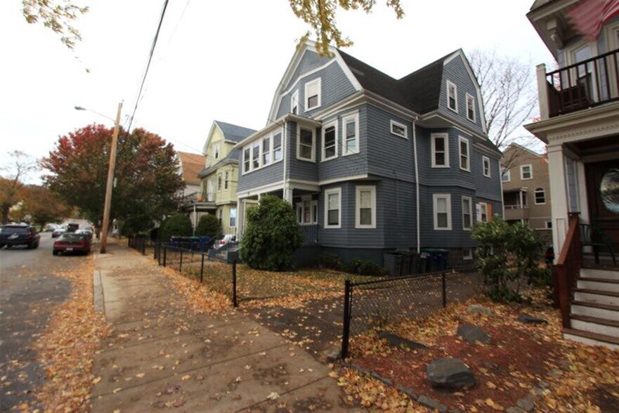 Building Photo - 179 College Ave