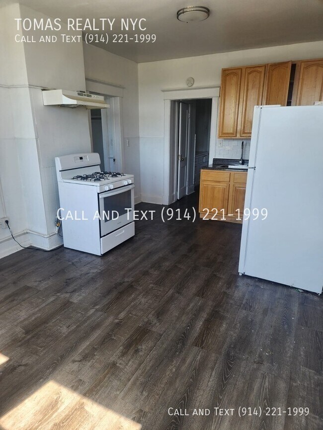 Building Photo - 152 Ridge Ave