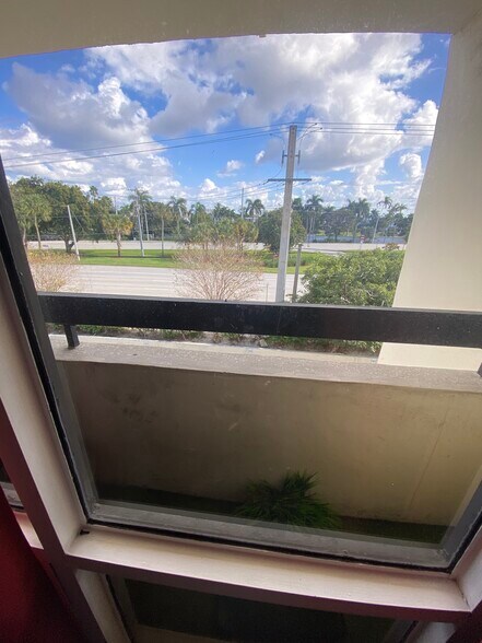 Building Photo - 1401 S Federal Hwy